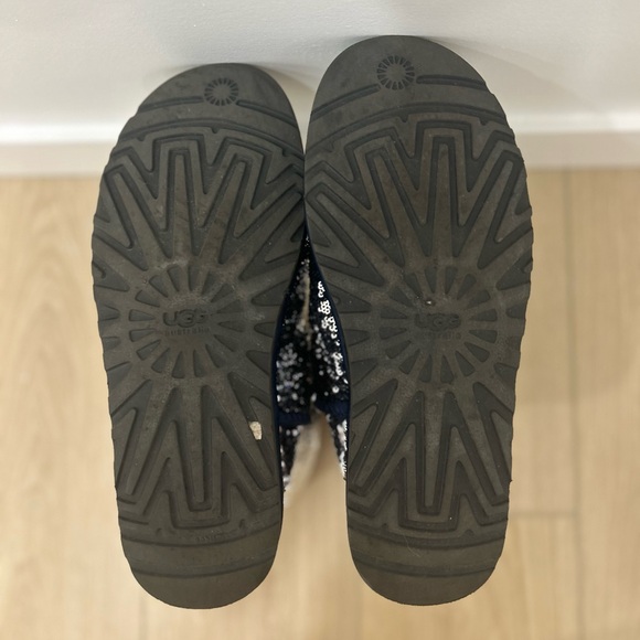 UGG Classic Short Sequin Boot - Picture 4 of 4